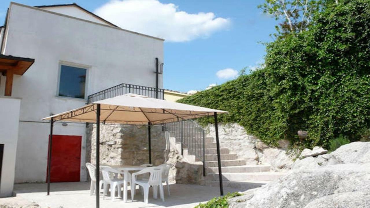 Casa Elvira Basilico Villa San Valentino in Abruzzo Citeriore Bagian luar foto