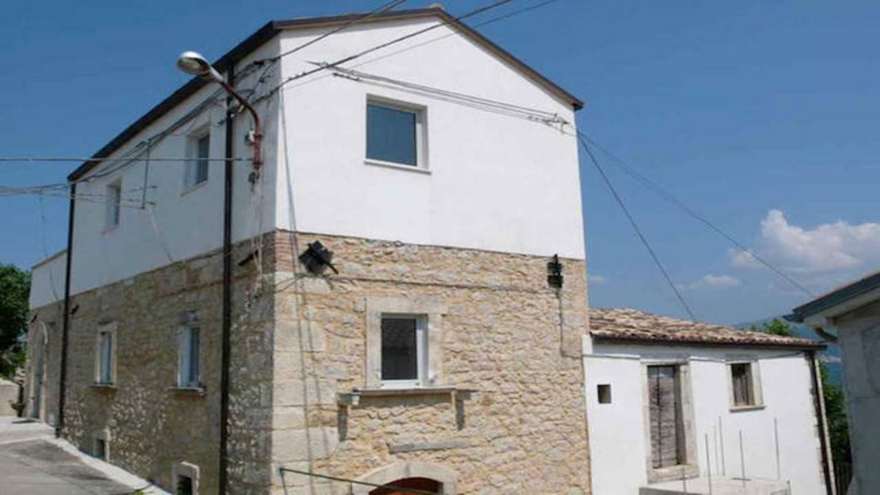 Casa Elvira Basilico Villa San Valentino in Abruzzo Citeriore Bagian luar foto